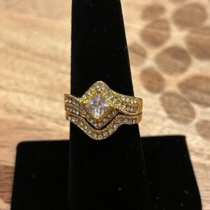 New Gold and faux diamond Women's‎ costume Ring set size 8